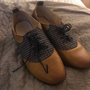 Restricted Oxford Flats